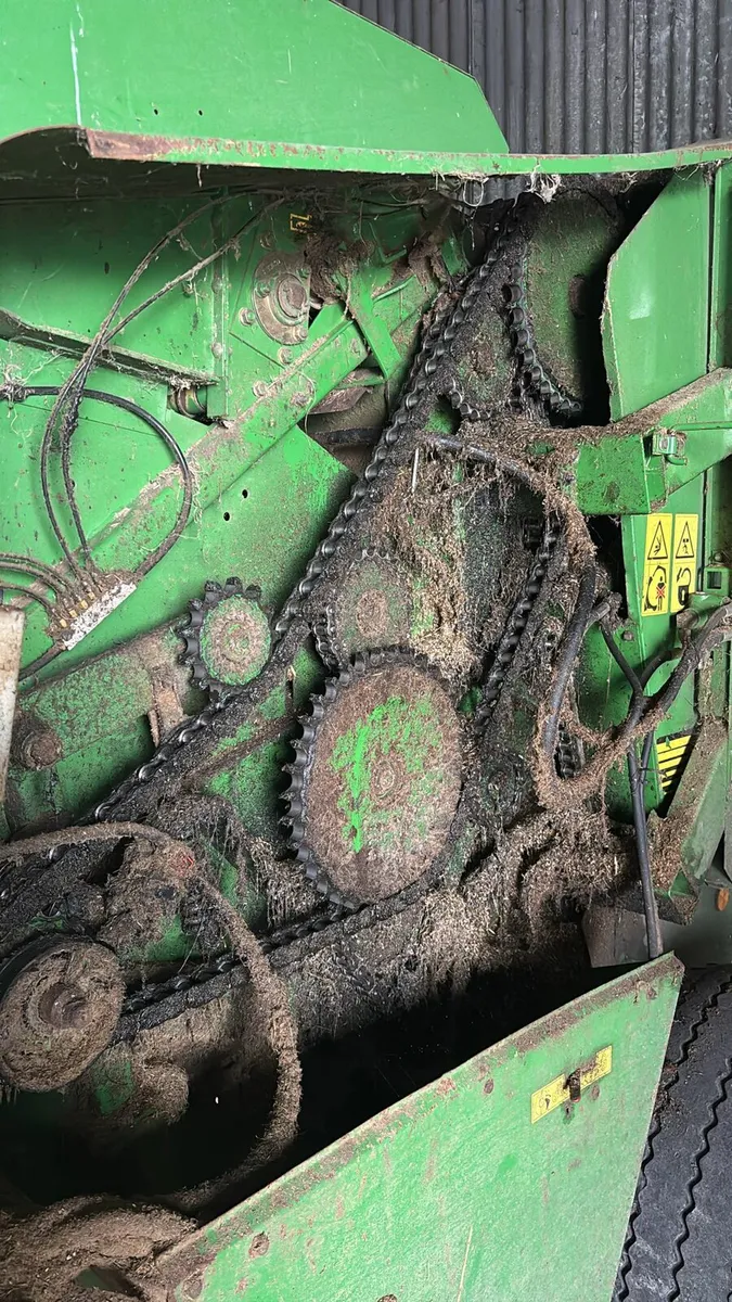 John Deere 575 - Image 4