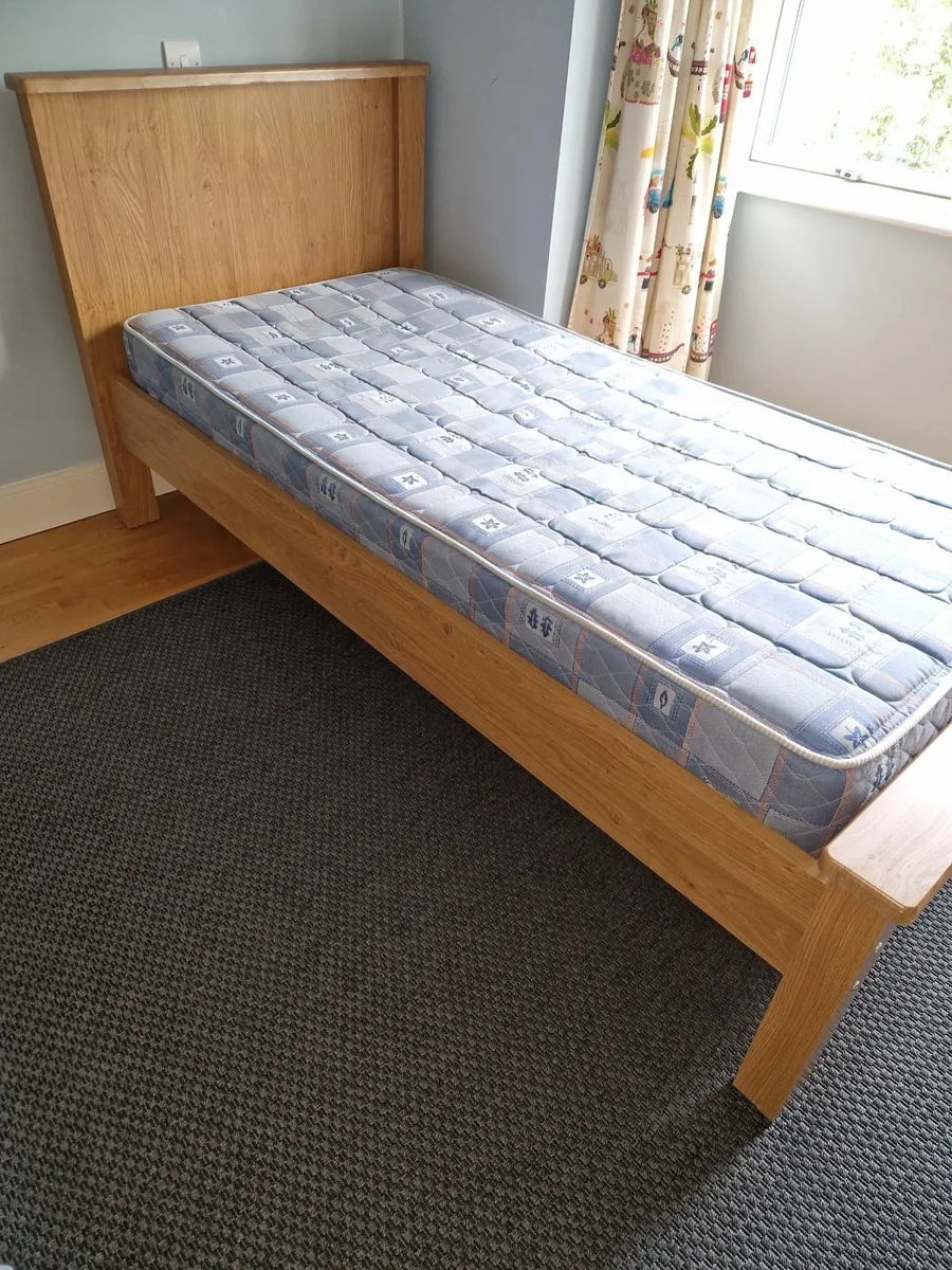 Single bed - Image 2