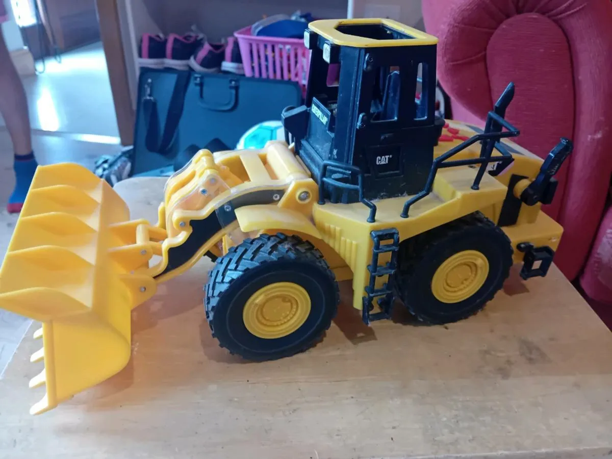 CAT Bulldozer - Image 1