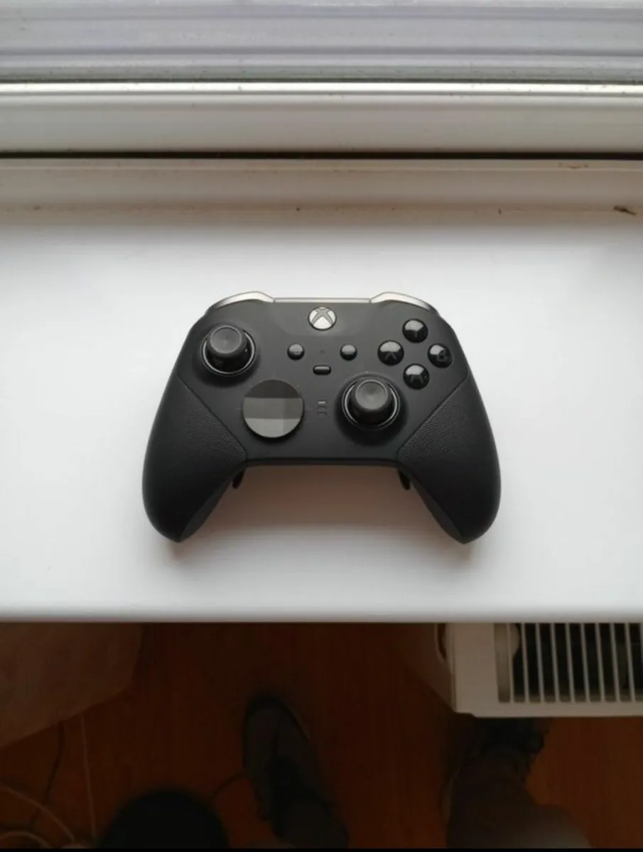Xbox Elite 2 controller - Image 1