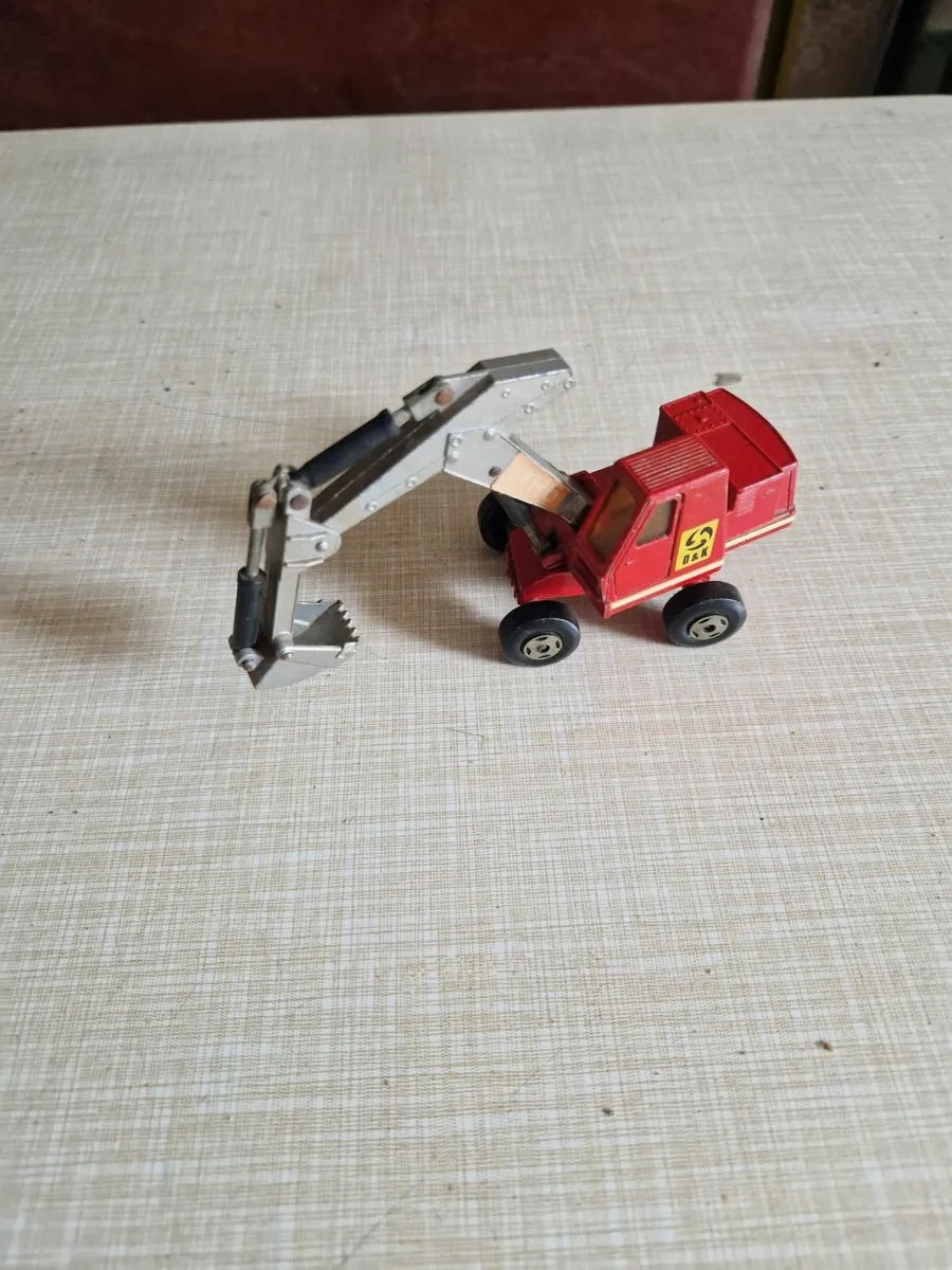 Matchbox Wheeled Excavator - Image 1