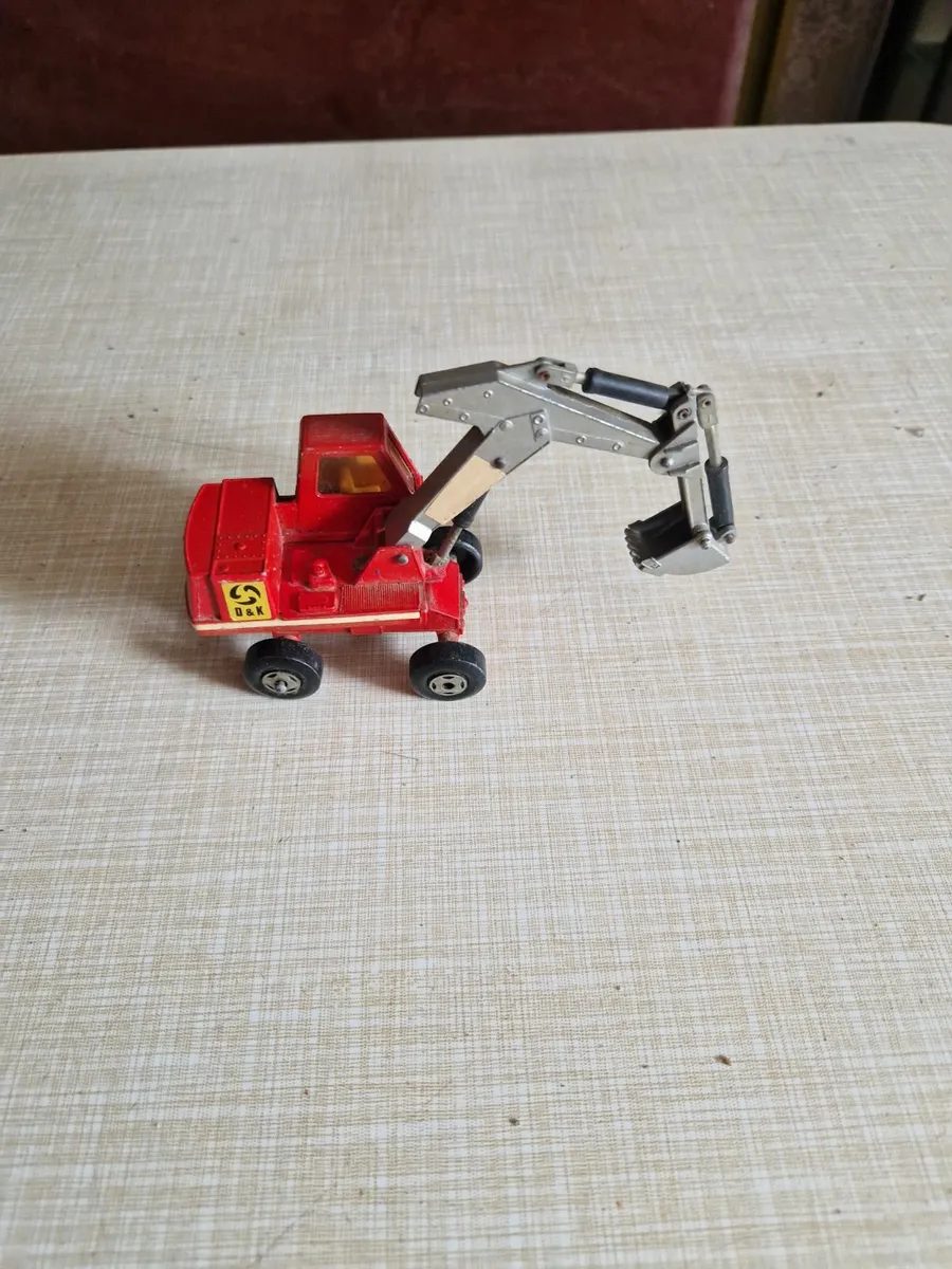 Matchbox Wheeled Excavator - Image 2
