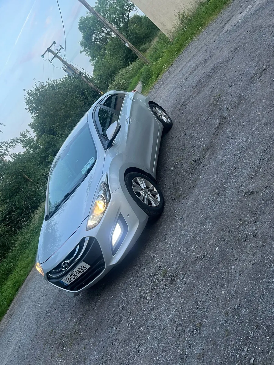 Hyundai i30 1.6 - Image 2