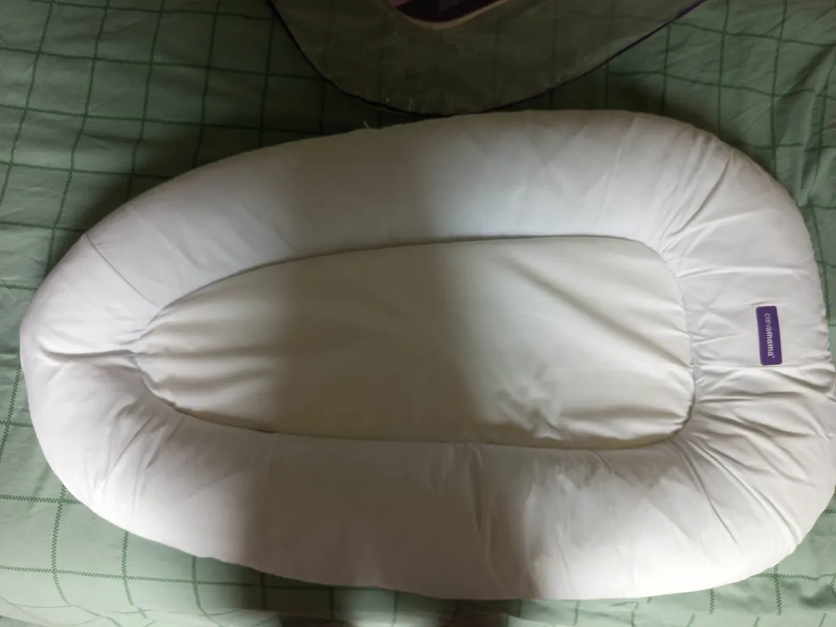 ClevaMama ClevaFoam Baby Pod - White (0-6m) - Image 2