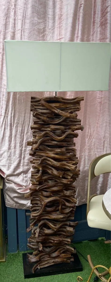 Beautiful standing lamp - Image 1