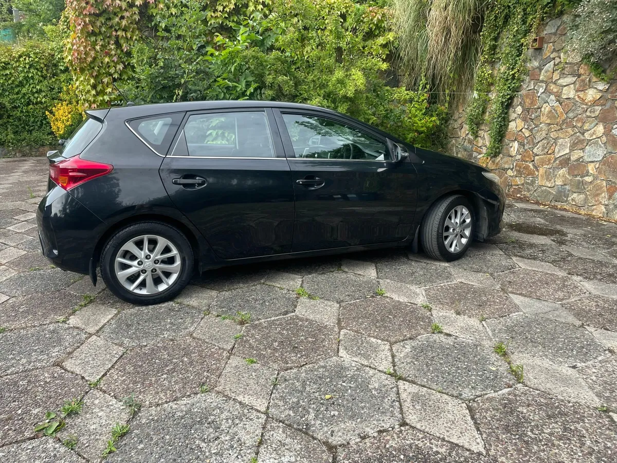 Toyota Auris 2014 - Image 1