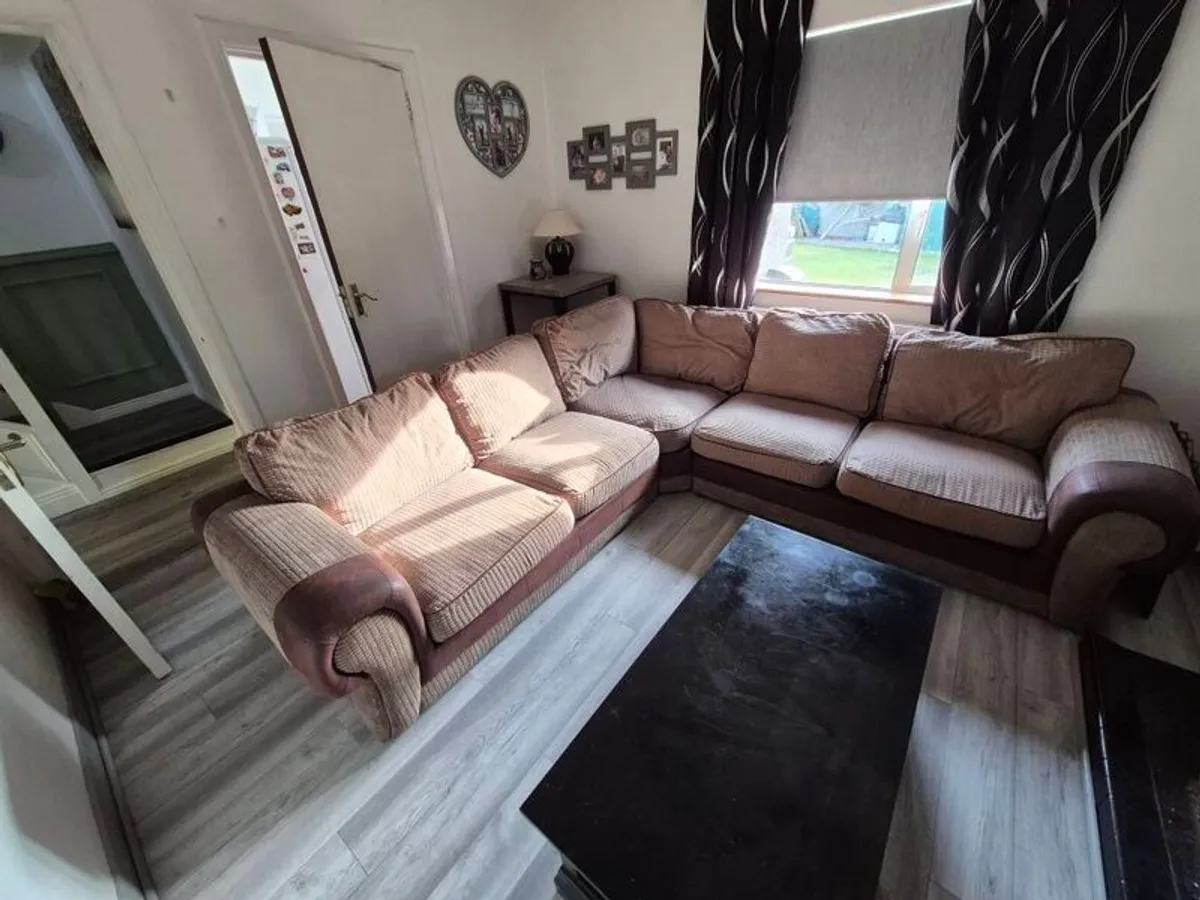 Lounge Suite - Image 2