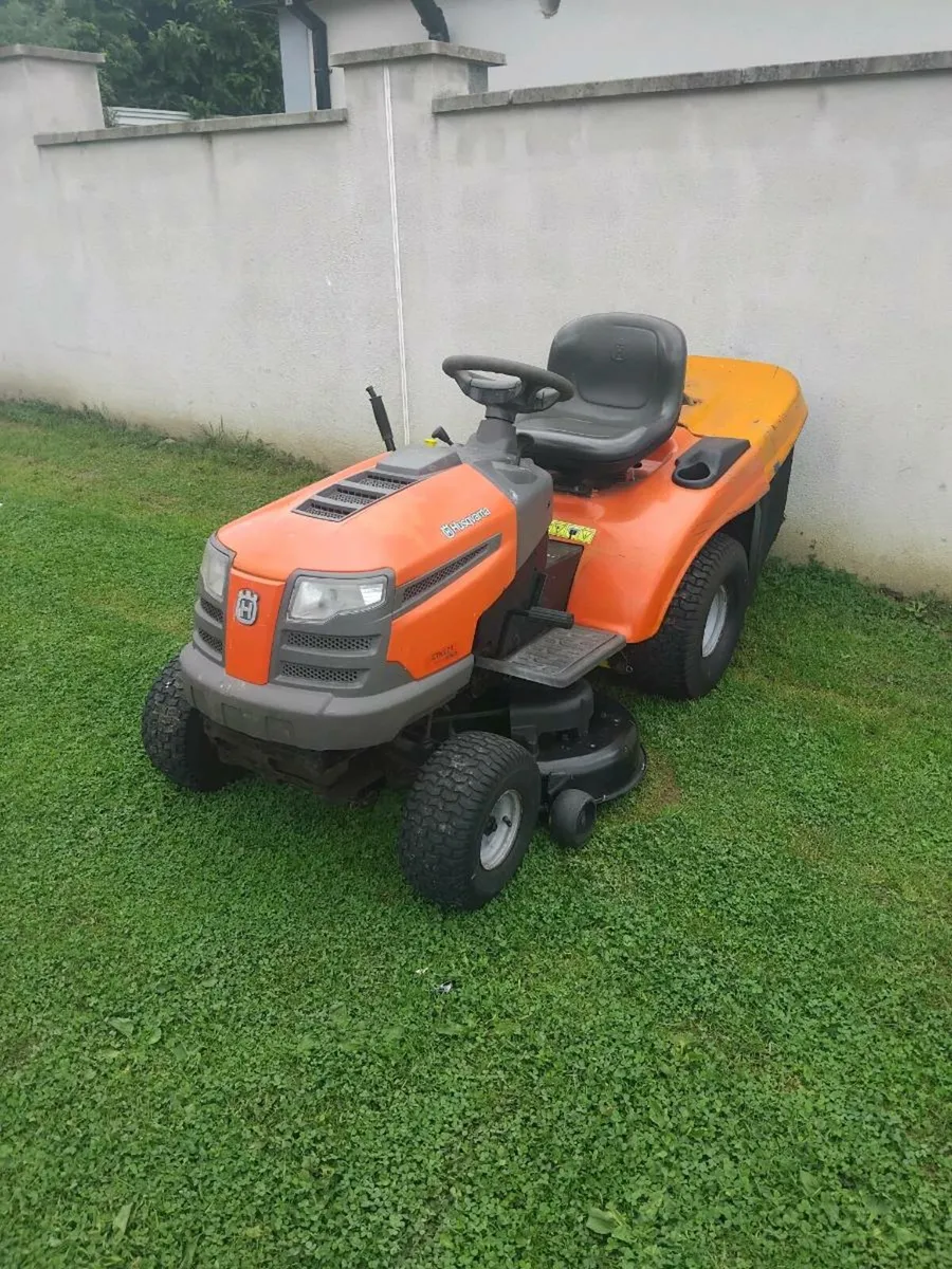 Ride on lawnmower - Image 2