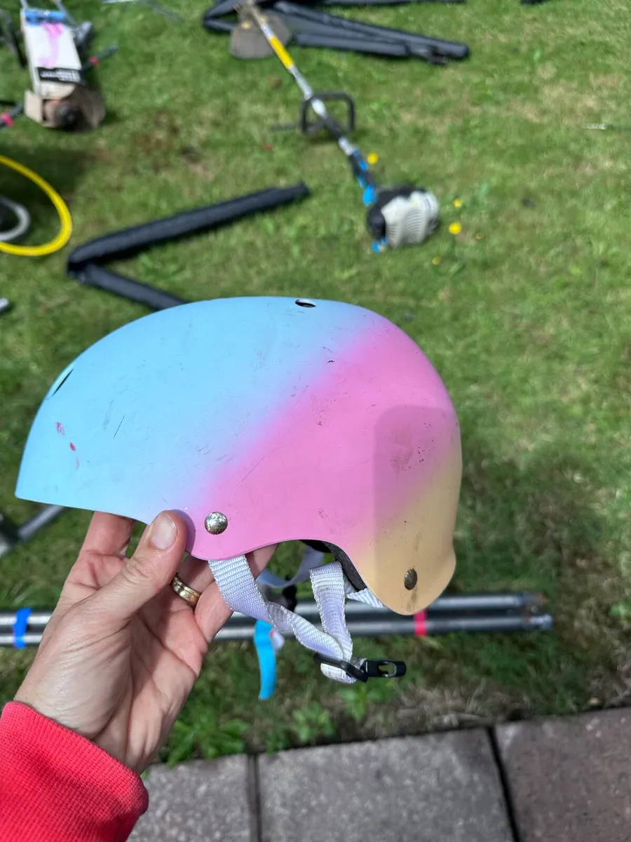 Rollerblading/skateboard helmet