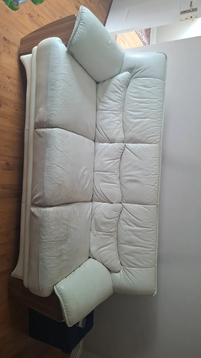 Couches - Image 3