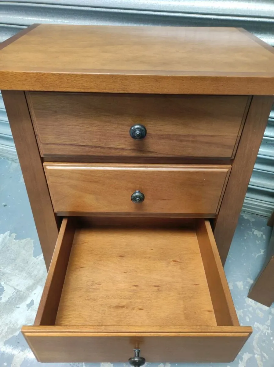 Pair of solid cherry wood bedside lockers - Image 4