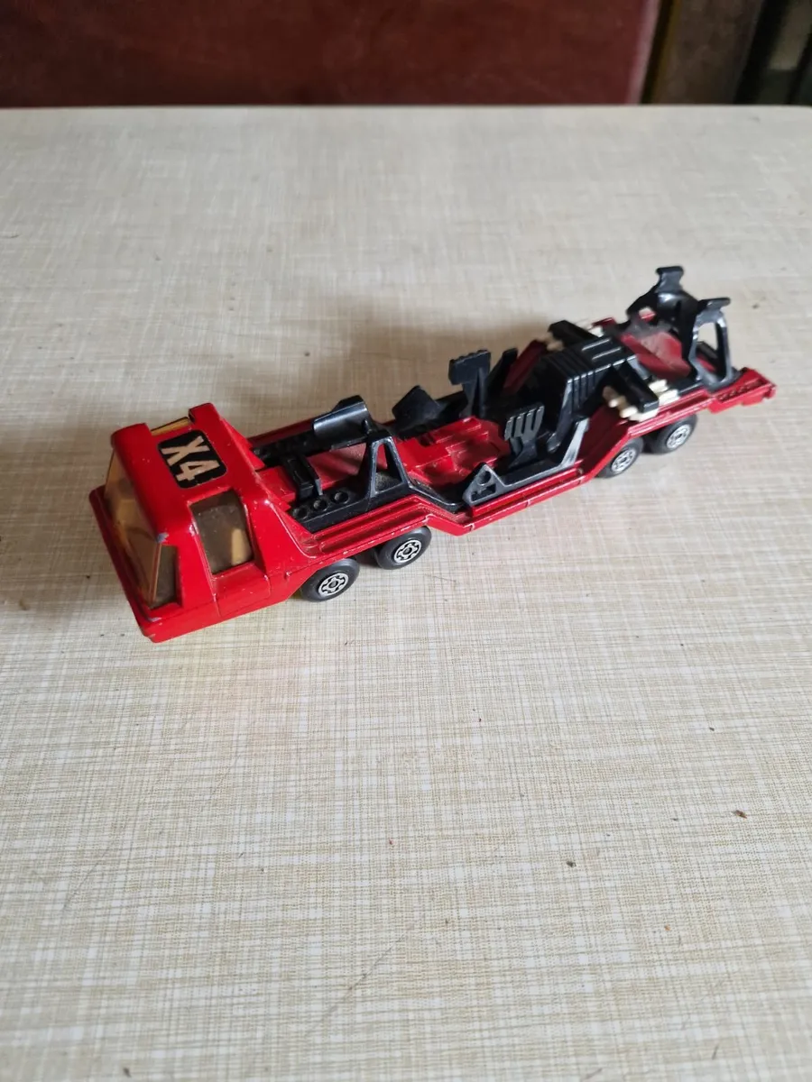 Matchbox Superkings Aeroplane Transporter - Image 1