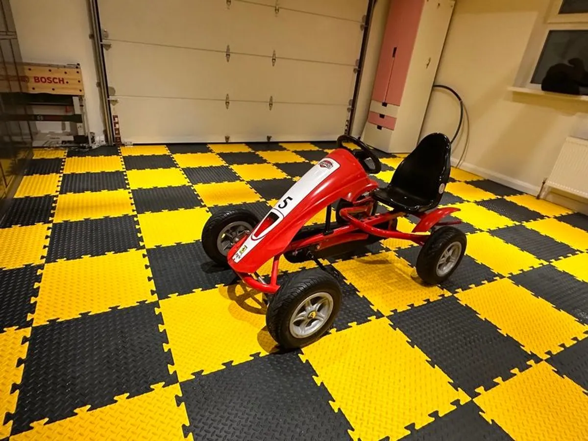 Berg Ferrari Go Kart with Trailer and Cover - Image 3