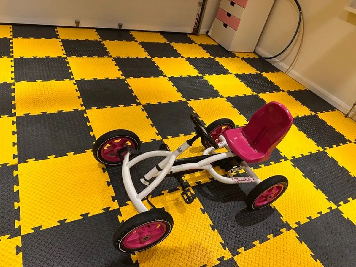 Berg Ferrari Go Kart with Trailer and Cover - Image 4