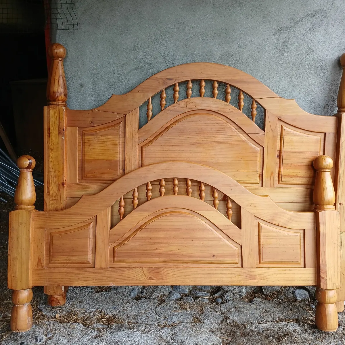 Double bed frame - Image 1