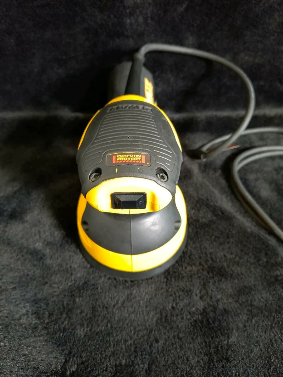 DEWALT DWE6421 Random Orbit Palm Sander Like New - Image 3