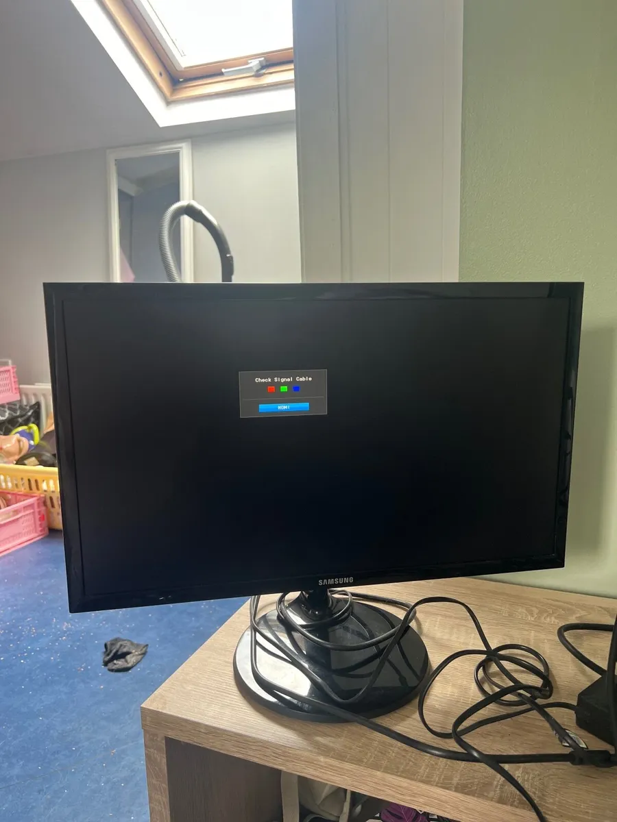 Samsung S22F350FHU Monitor - Image 4