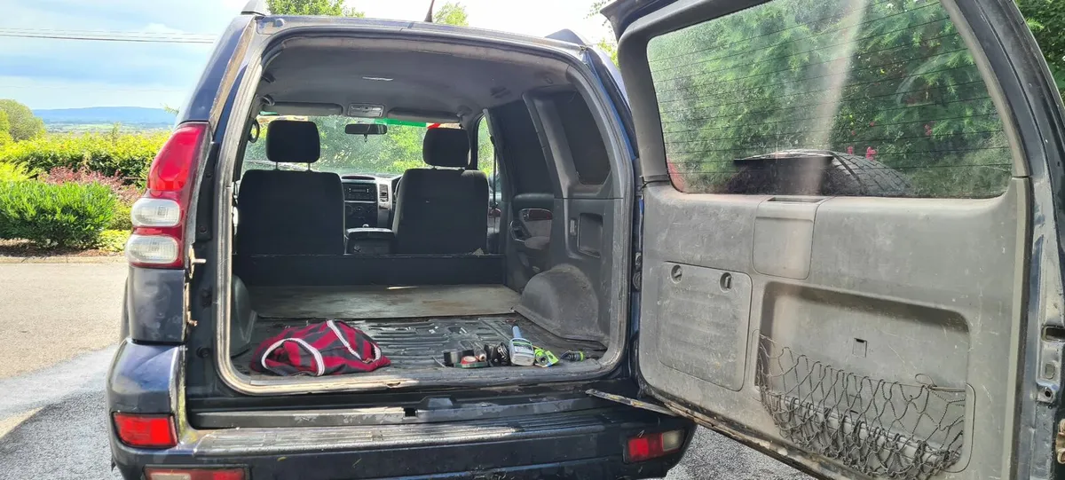 04 Toyota land cruiser - Image 3