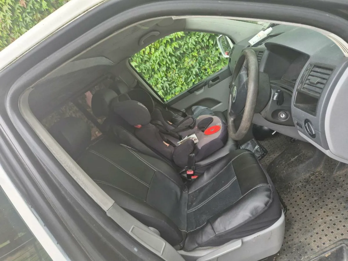 Volkswagon Transporter Shuttle - Image 2