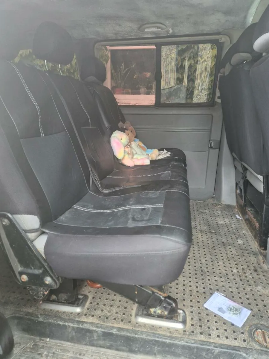 Volkswagon Transporter Shuttle - Image 4