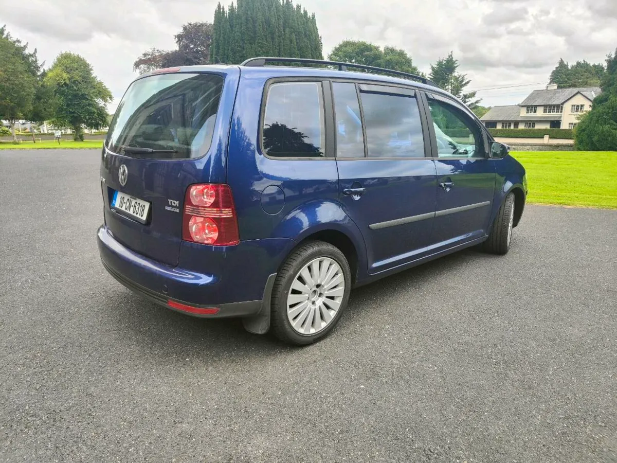 Volkswagen Touran - Image 2