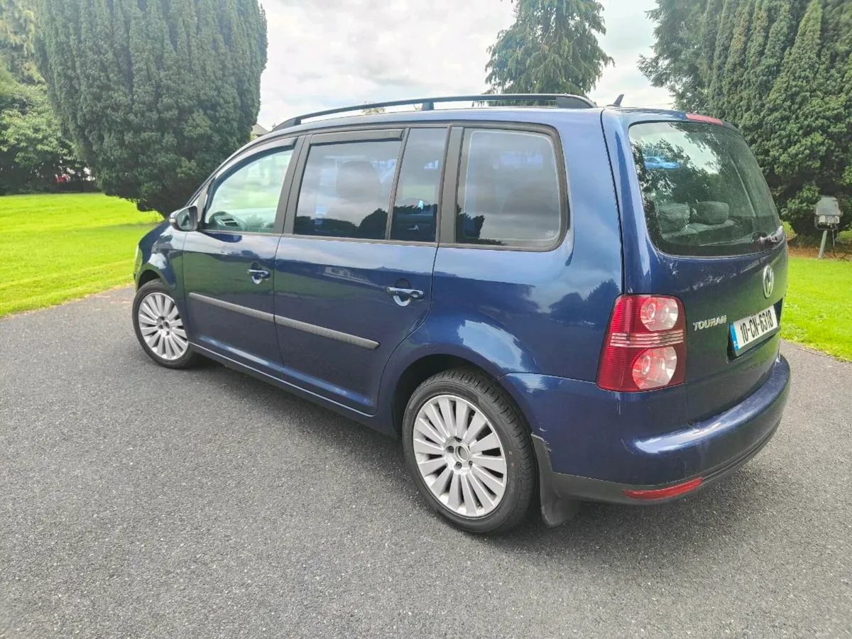 Volkswagen Touran - Image 4