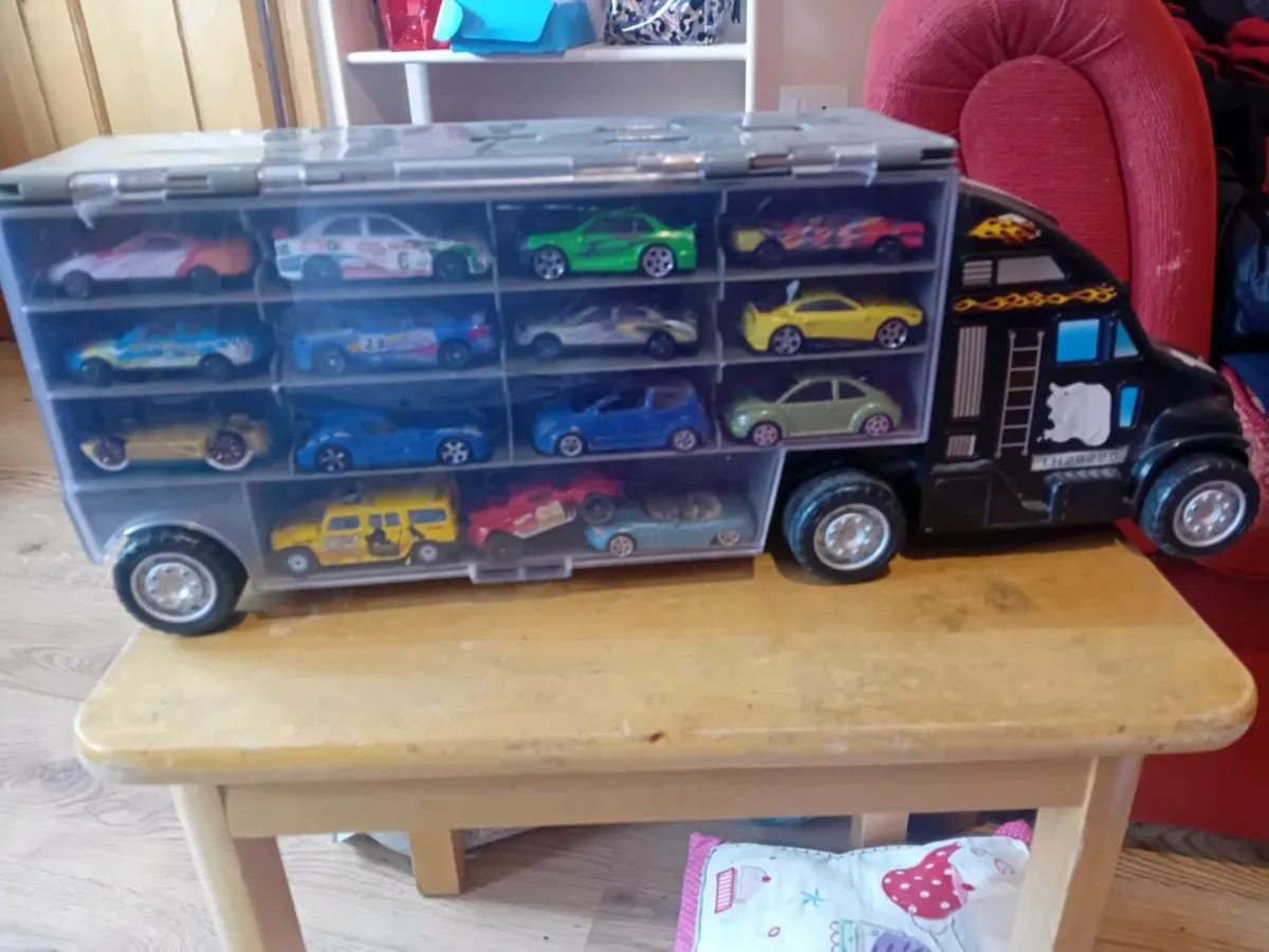 Toy lorry with dinky cars - Image 1