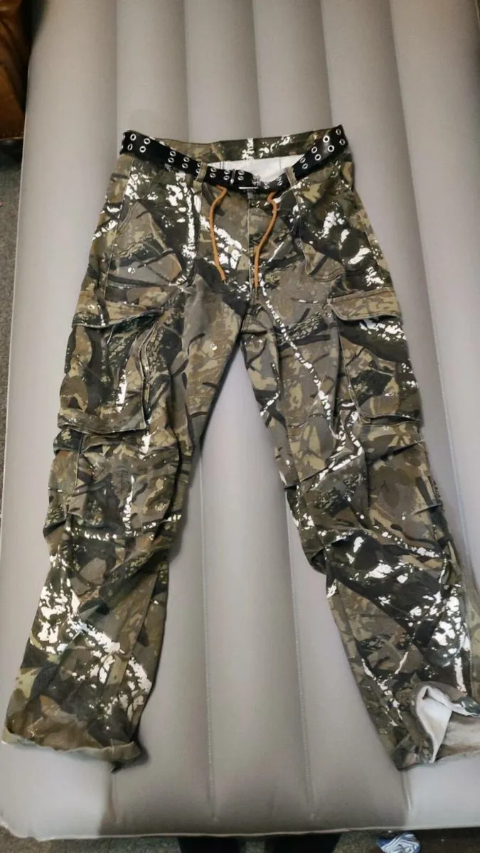 (RARE) Oversized Camo Paint Splatter Cargo Jeans w - Image 1