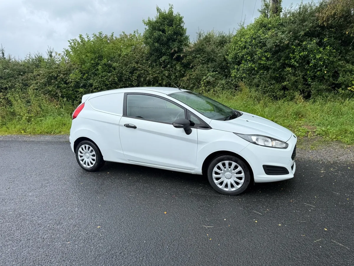 Ford fiesta van - Image 4