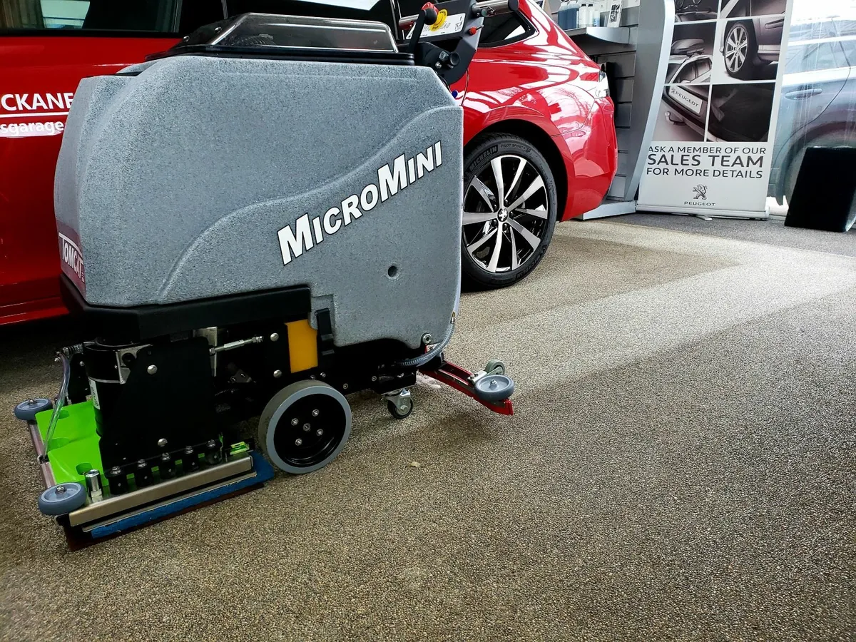 Tomcat MicroMini Scrubber Dryer – Garage floors - Image 1