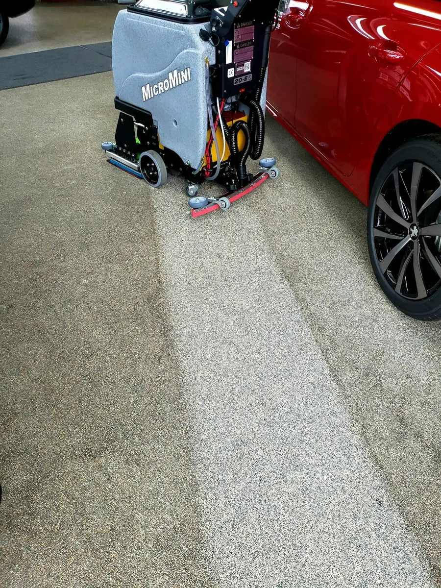 Tomcat MicroMini Scrubber Dryer – Garage floors - Image 2
