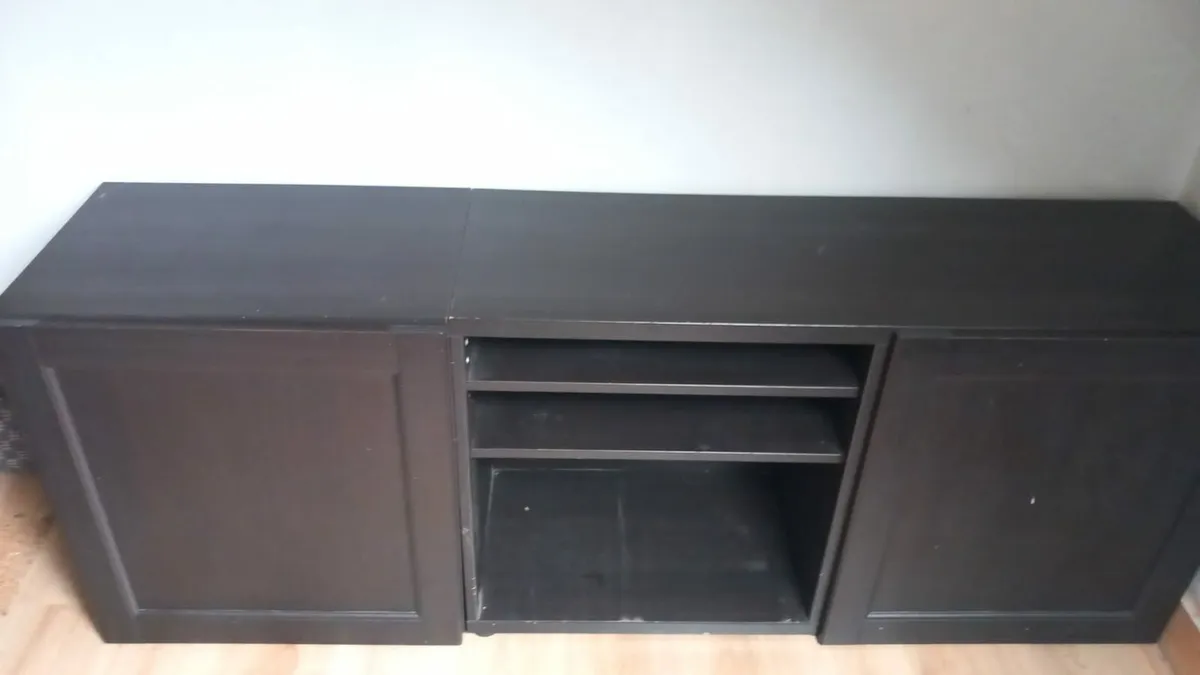 TV stand - Image 1