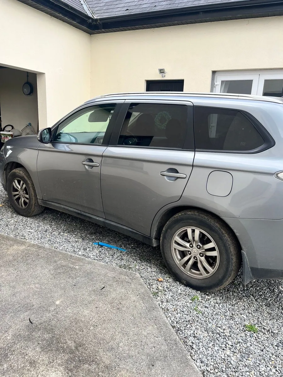 151 2.3 Mitsubishi Outlander *Full service and NCT - Image 4