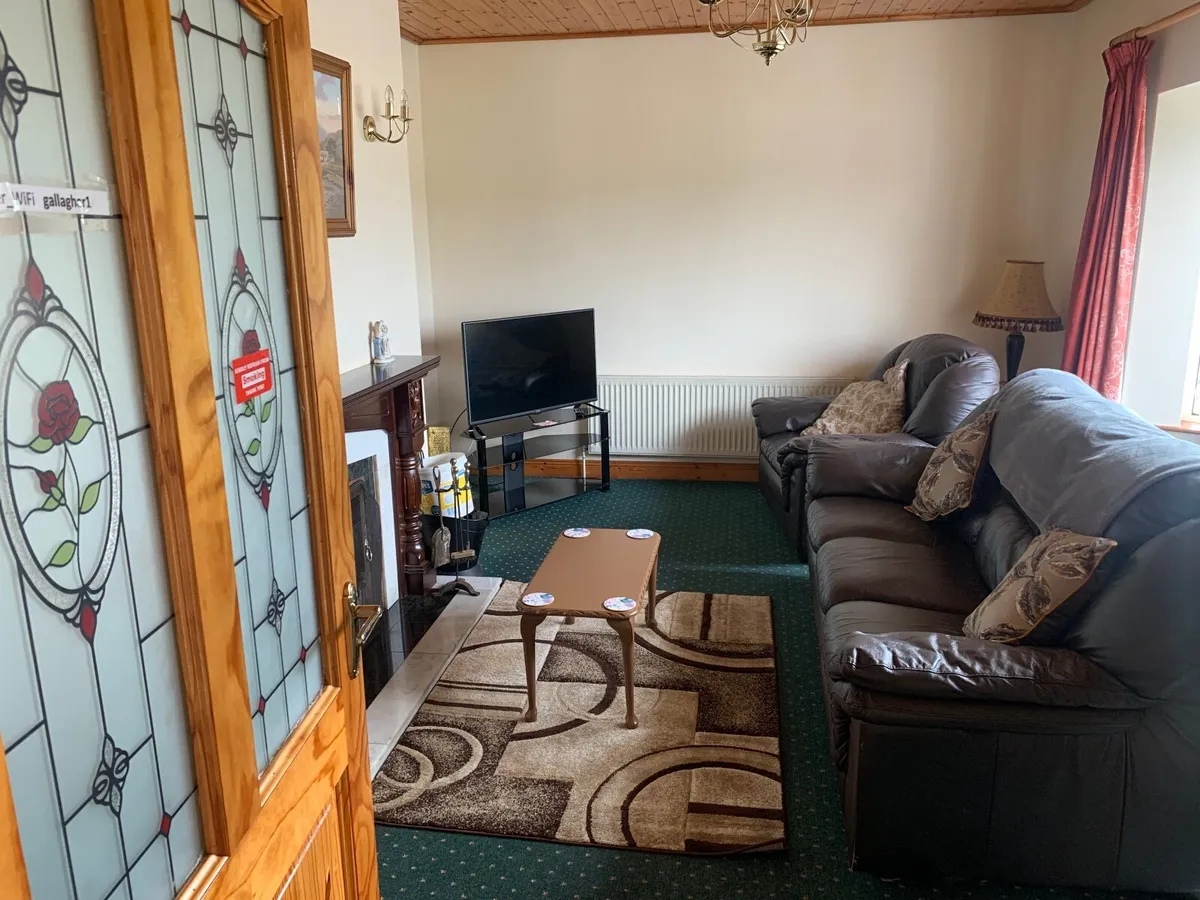 Self-Catering 3 Bedroom Bungalow - Image 4