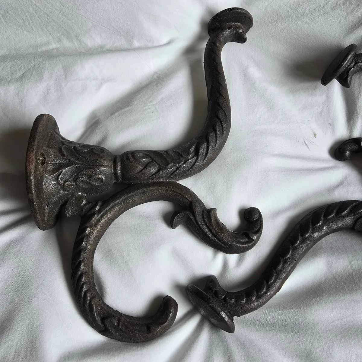 3 Vintage Cast Iron Shelf Brackets/Coat Hooks - Image 1
