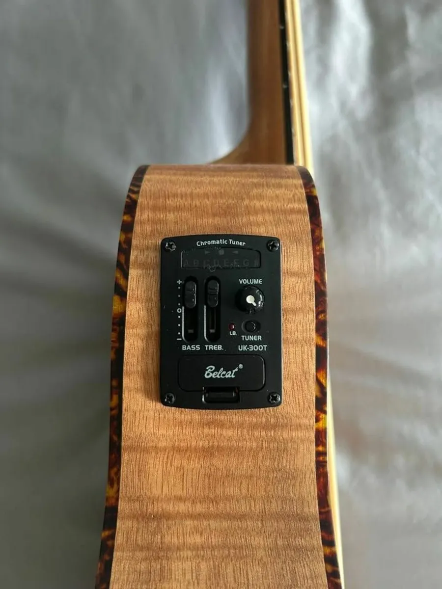 Korala UKBB-310-E electric bass ukulele - Image 2
