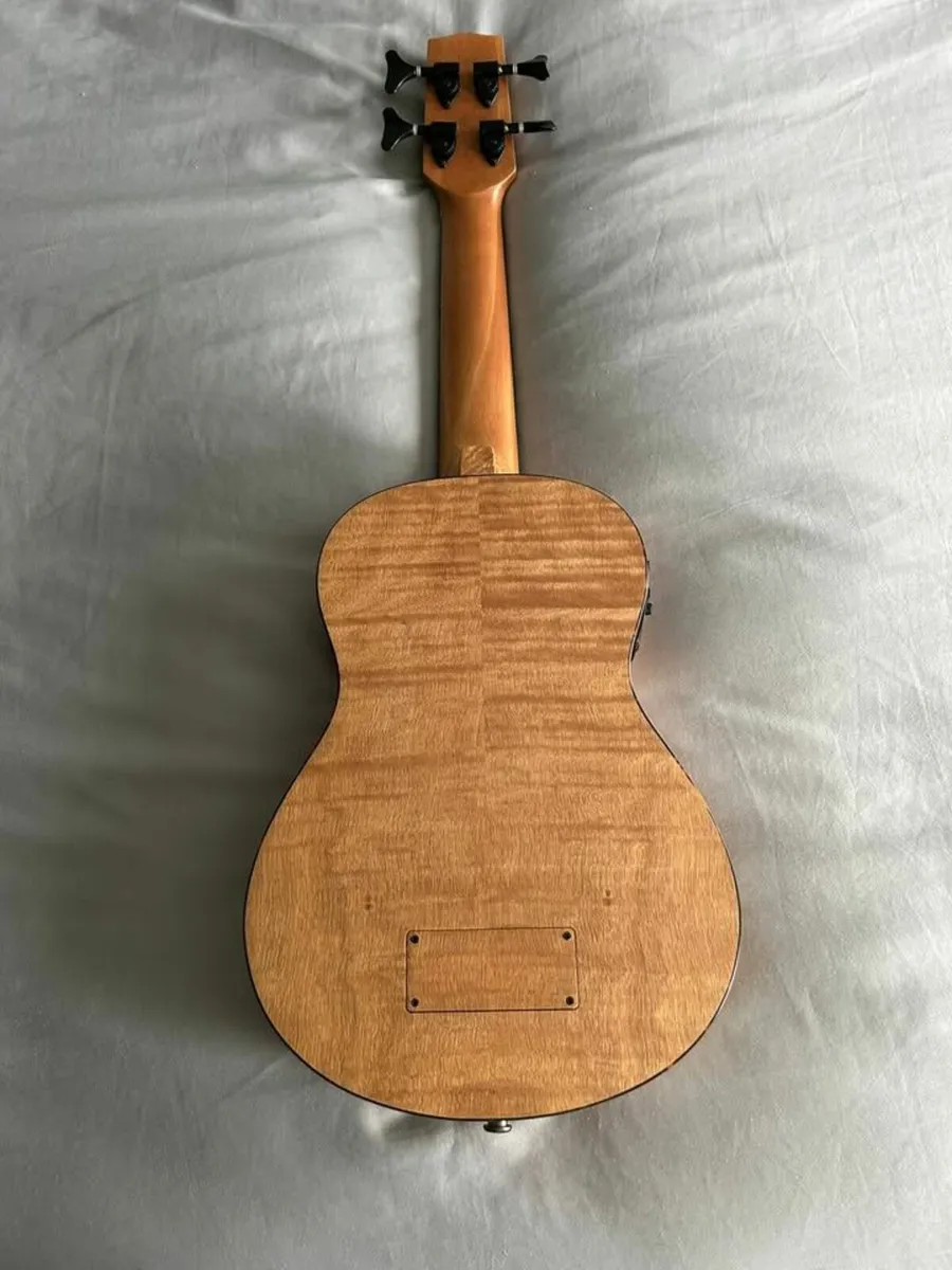 Korala UKBB-310-E electric bass ukulele - Image 3