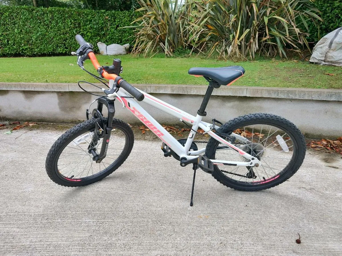 Kids team 20in bike  ,pink & white - Image 2