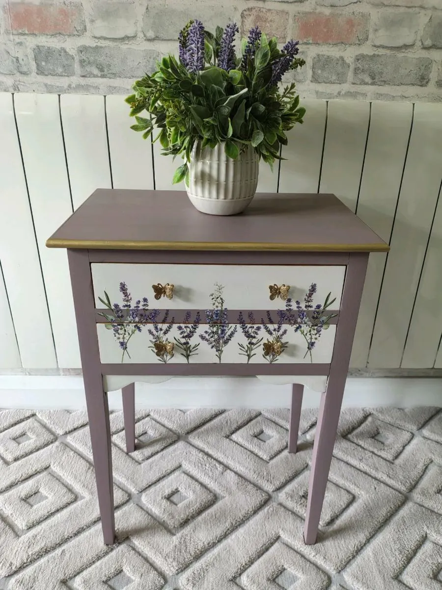 Lamp/Side Table - Image 1
