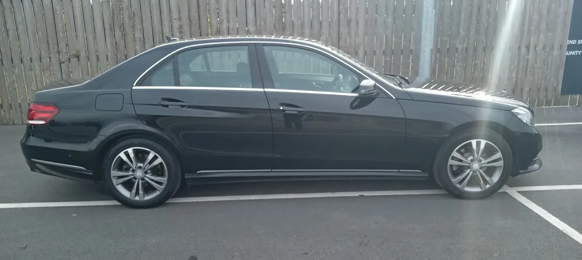 Mercedes-Benz E-Class 2015 - Image 2