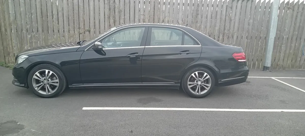 Mercedes-Benz E-Class 2015 - Image 3