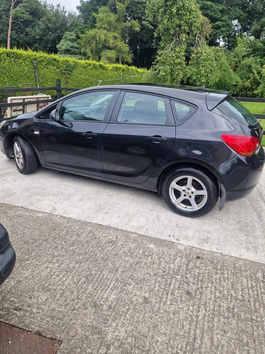 2012 1.3L Opel Astra - Image 3