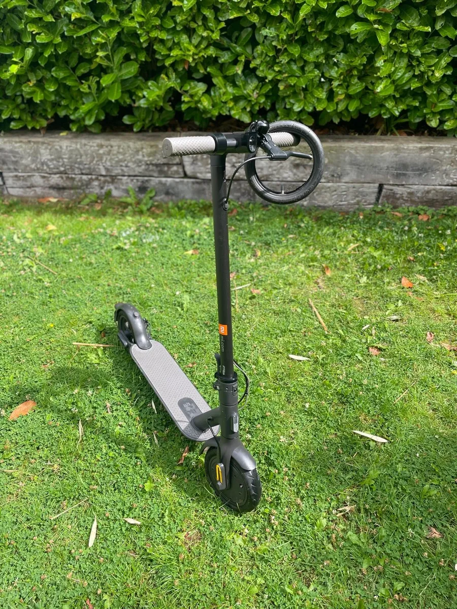 Xiaomi Mi Electric Scooter Pro 2 - Image 1