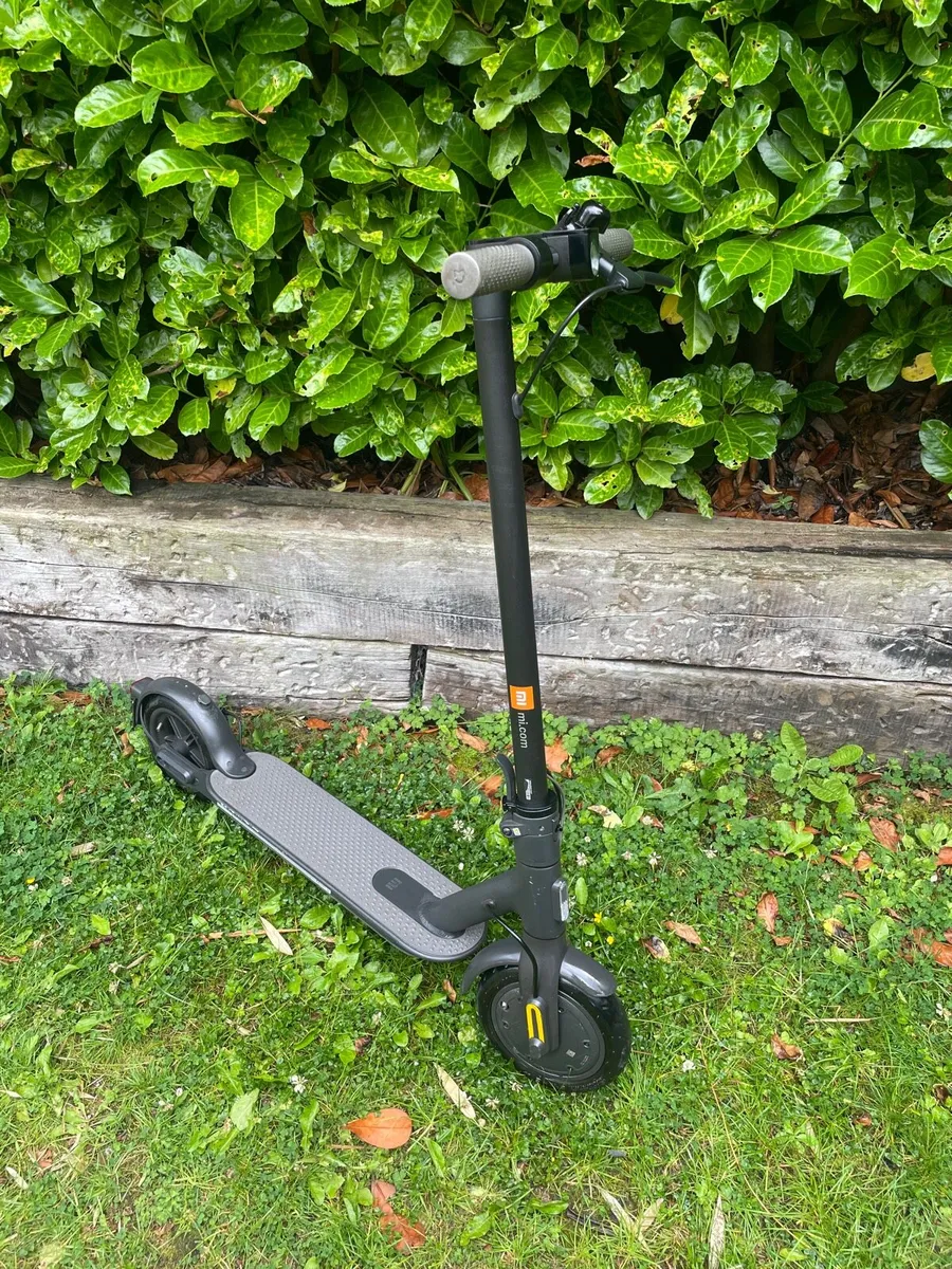 Xiaomi Mi Electric Scooter Pro 2 - Image 2