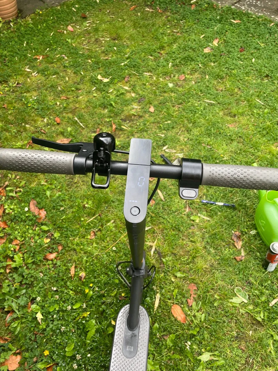 Xiaomi Mi Electric Scooter Pro 2 - Image 4