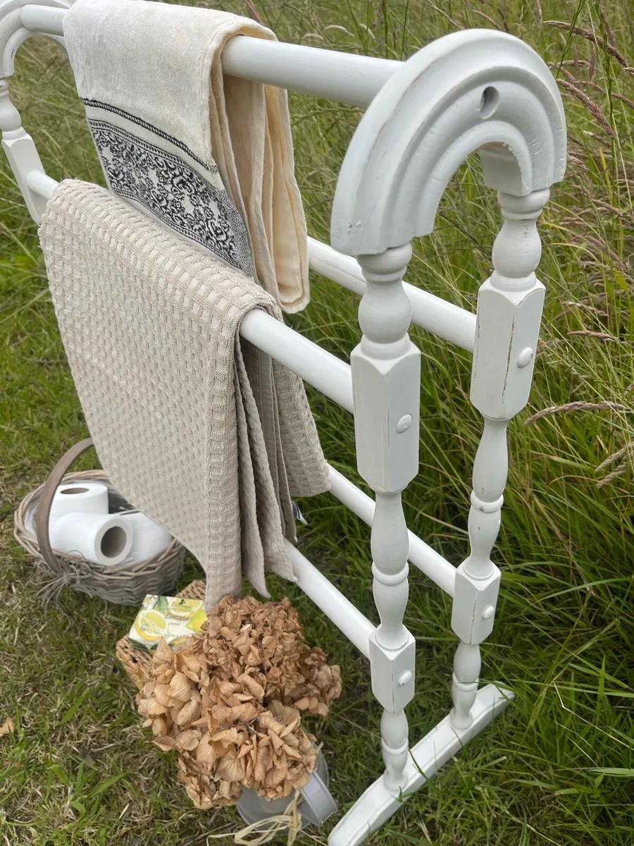 Towel Stand - Image 4