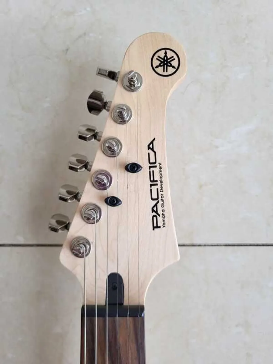 Yamaha Pacifica 311H, Black with Soft Case - Image 4
