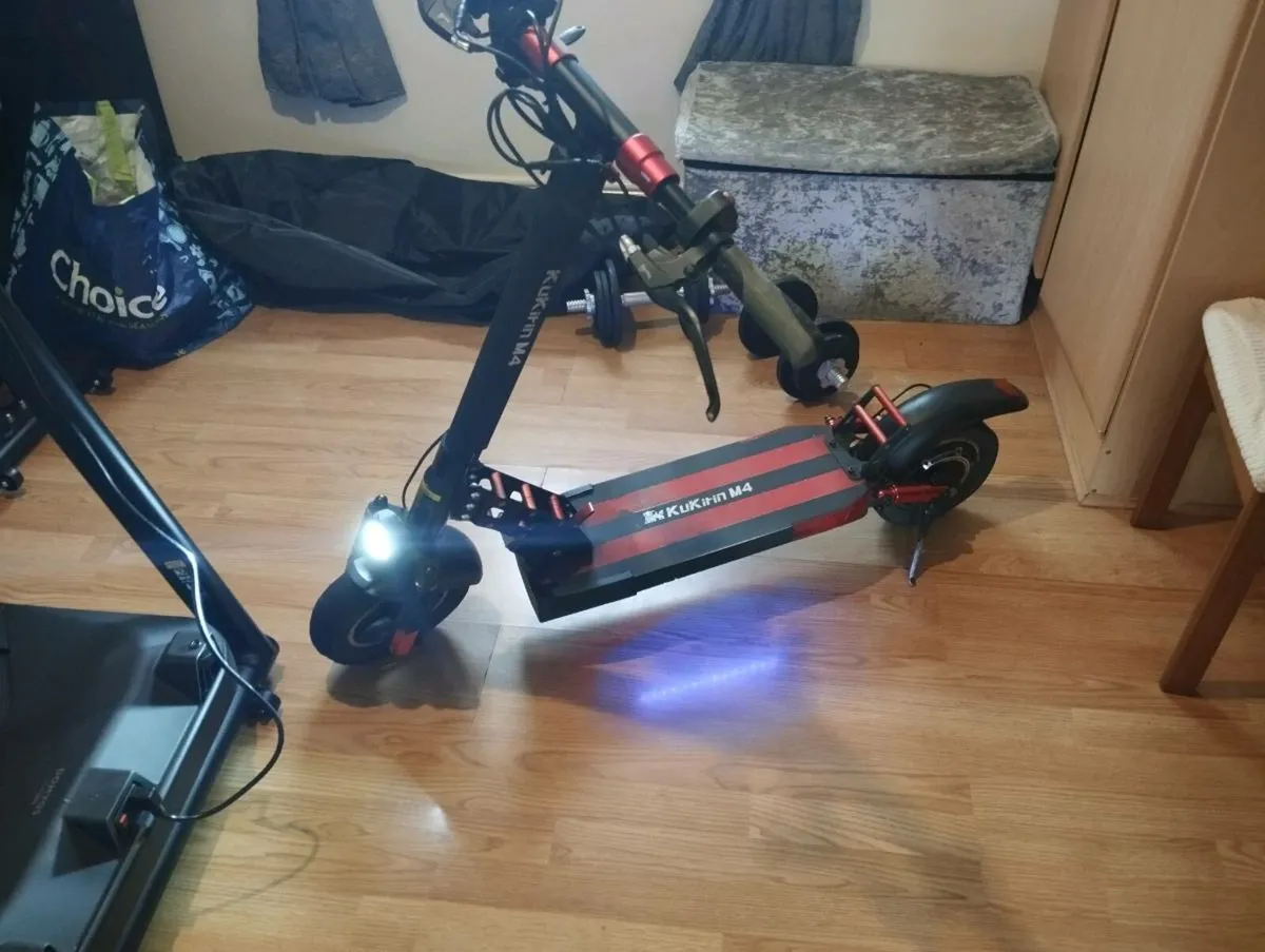 Electric scooter - Image 2
