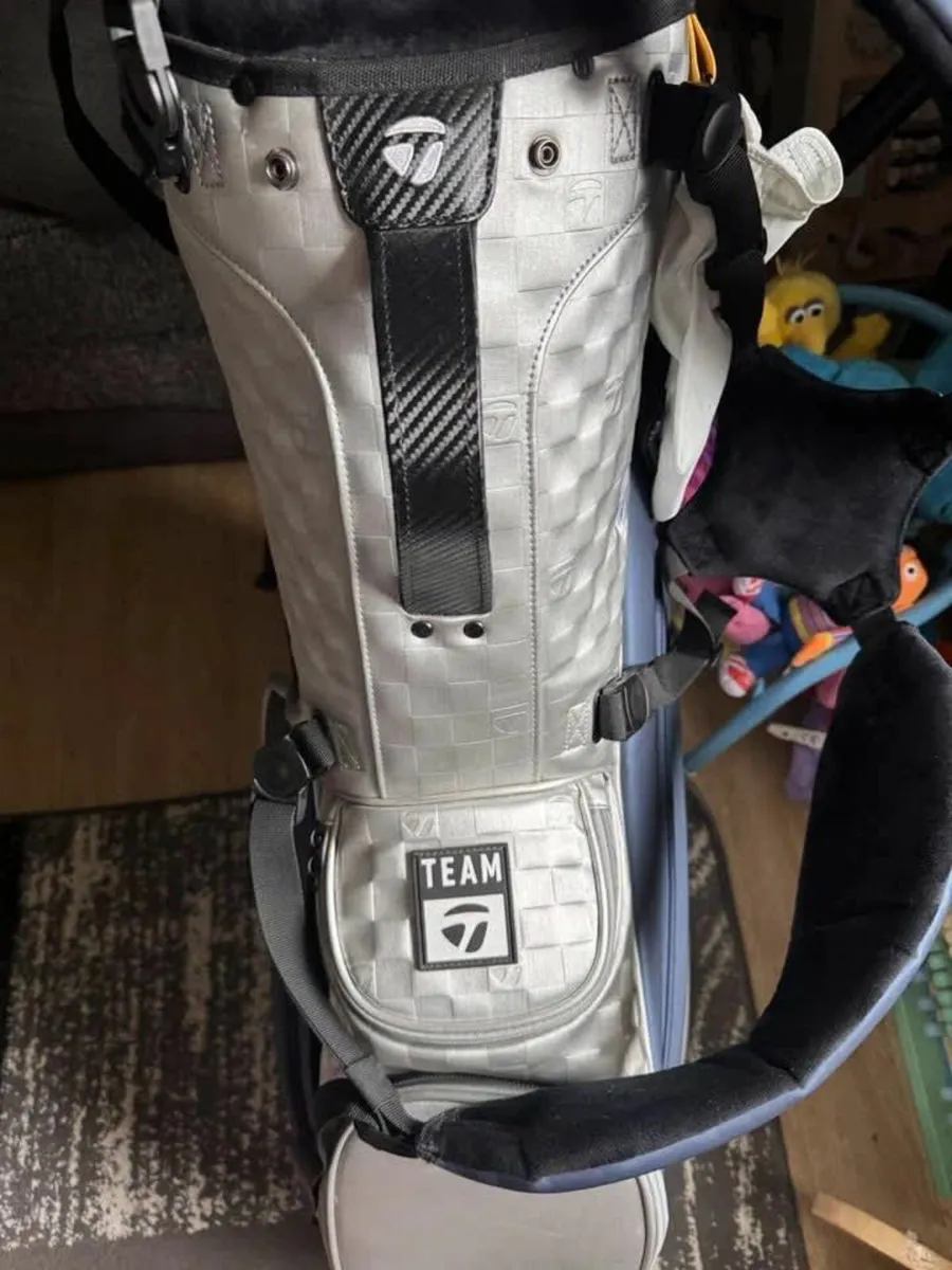 Taylormade Qi10 Tour Stand Bag - Image 2