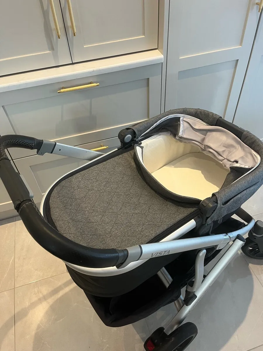 Uppa baby vista and accessories - Image 4